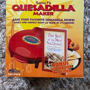 NEW*** Santa Fe 12’ Quesadilla Maker Red Salton QM2SFRCB, unopened